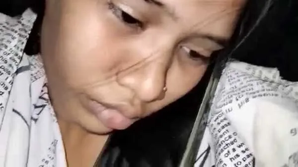 Phone karte baat cute indian girl lund